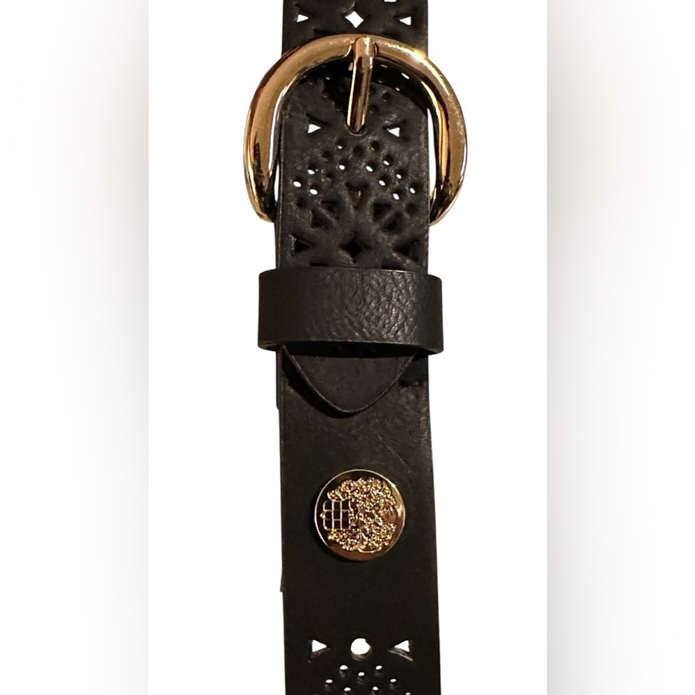 A Vince Camuto black belt with gold Buckle and emblem, size M. - Picture 10 of 13